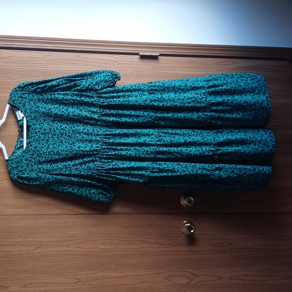Green, midi dress, puff sleeves, X, Ava &Viv